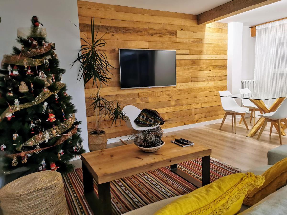 Oroel Apartment Jaca Ngoại thất bức ảnh